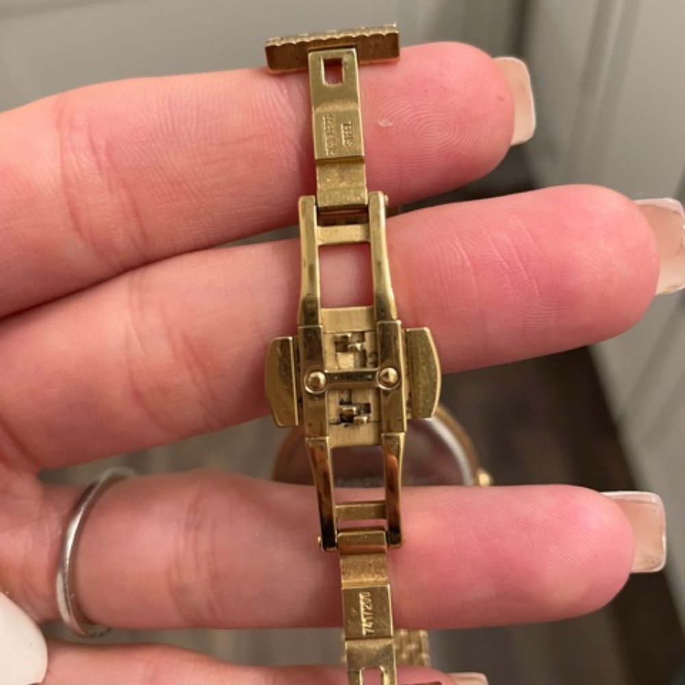 Kate Spade Watch - Picture 4 of 9